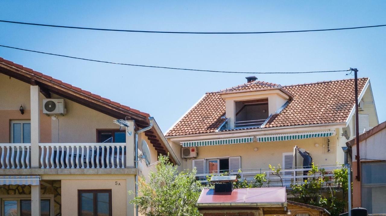 Kiwi Apartments Gornji Karin Exterior photo