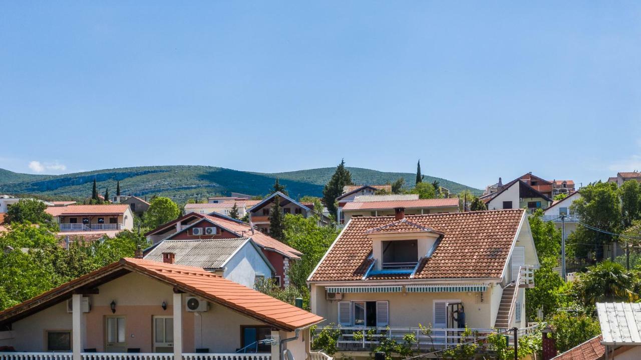 Kiwi Apartments Gornji Karin Exterior photo